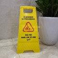Biển báo nhựa cảnh báo chữ A màu vàng A105