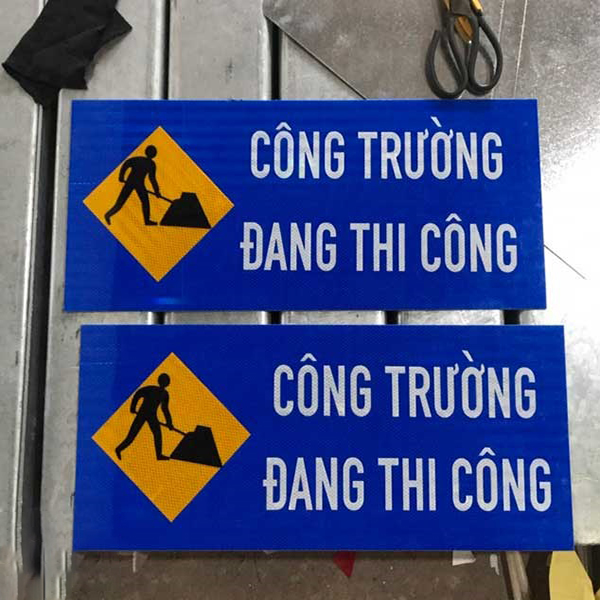 Biển cảnh báo nguy hiểm công trình đang thi công A104